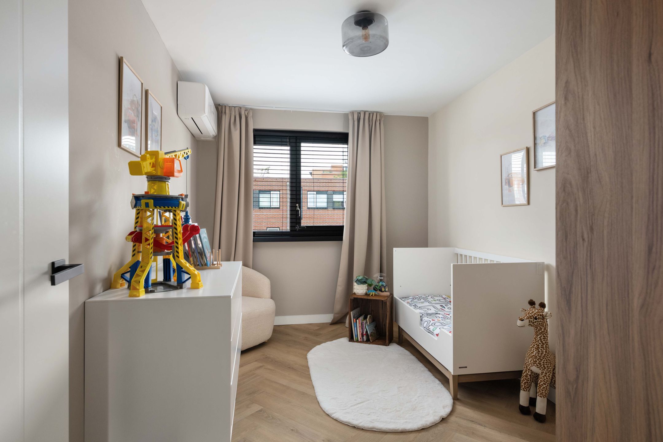 Foto 36 van Uniceflaan 4