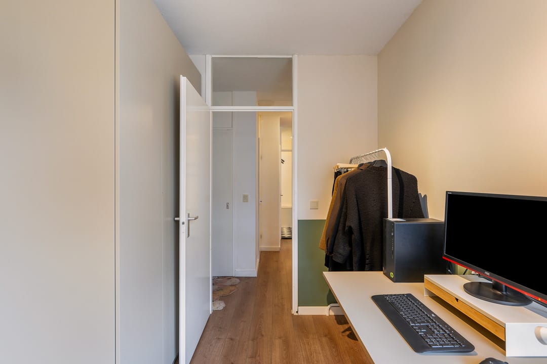 Photo 32 of Bloemkwekersstraat 77