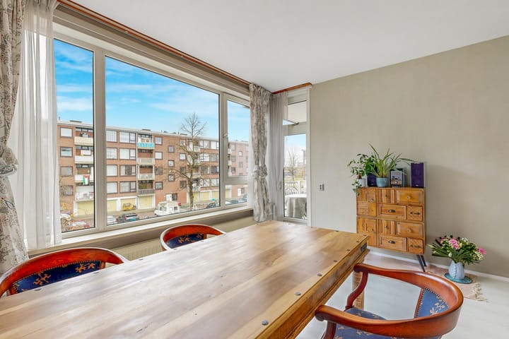 Foto 6 van Lou Jansenplein 6-1