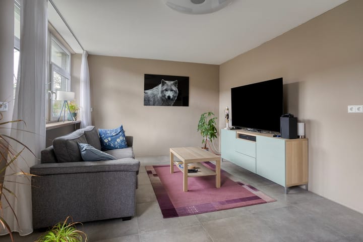 Photo 10 of Weden 48