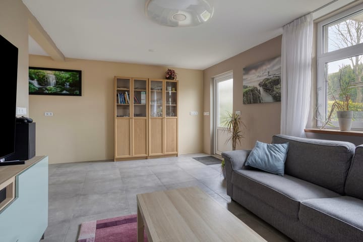 Photo 12 of Weden 48