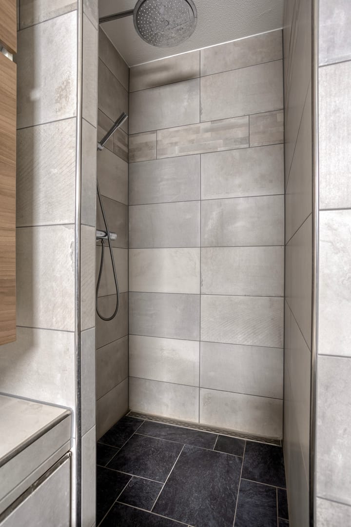 Photo 23 of Weden 48