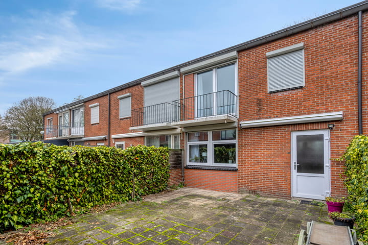 Photo 29 of Weden 48