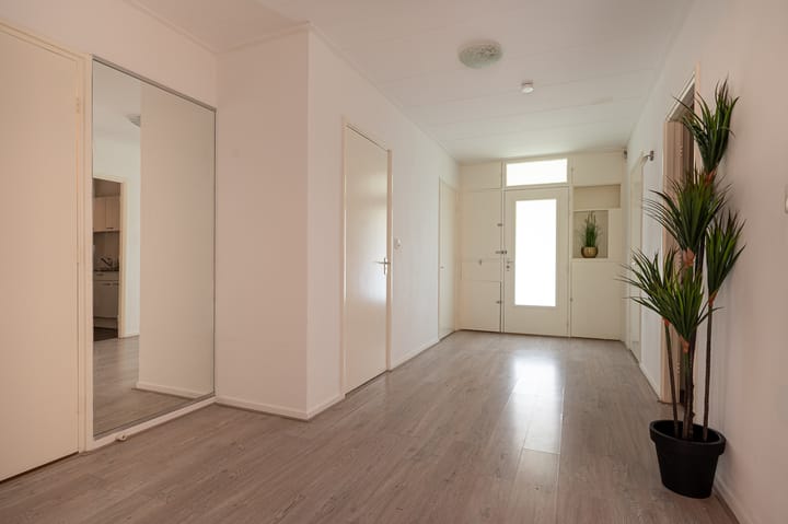 Photo 3 of De Hooghlaan 2-D02