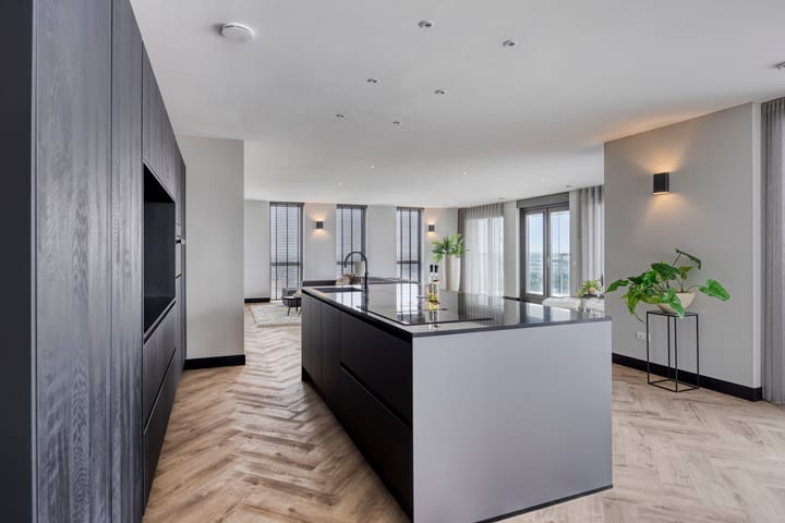 Photo 10 of Carmelietenstraat 135