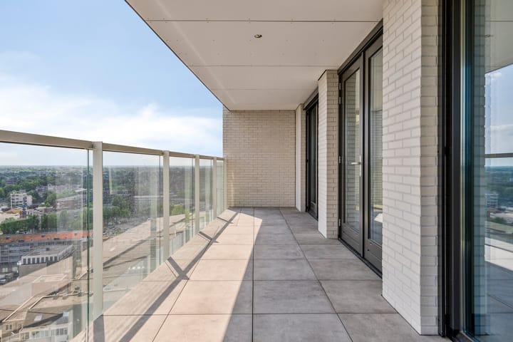 Photo 15 of Carmelietenstraat 135