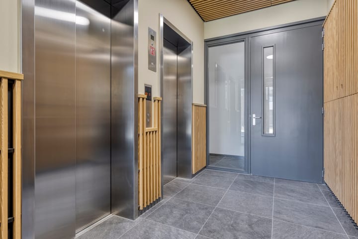 Photo 36 of Carmelietenstraat 135