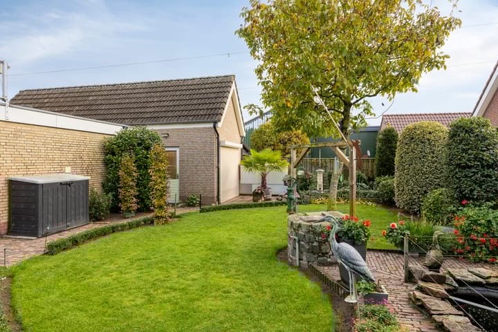 Photo 3 of Heusdenseweg 7