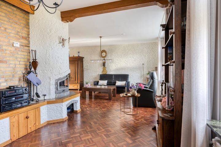 Photo 11 of Heusdenseweg 7