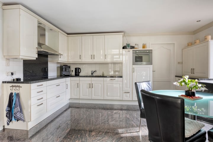 Photo 15 of Heusdenseweg 7