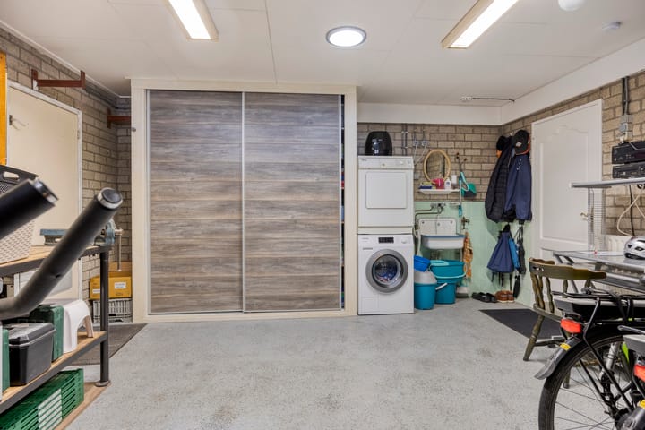 Photo 17 of Heusdenseweg 7