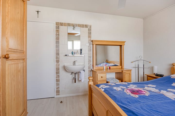 Photo 26 of Heusdenseweg 7