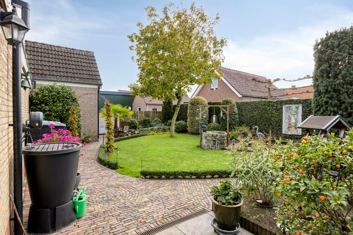 Photo 41 of Heusdenseweg 7