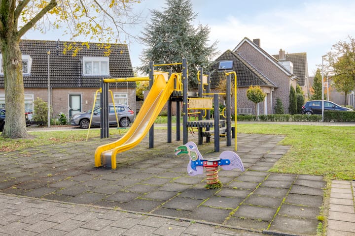 Photo 52 of Heusdenseweg 7