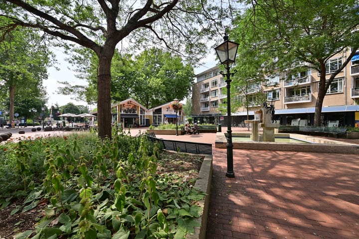 Julianaplein 17, Bussum