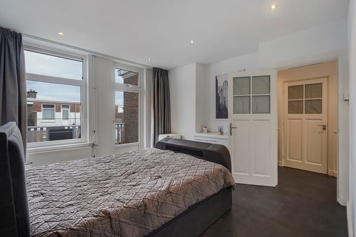 Foto 42 van Azaleastraat 65