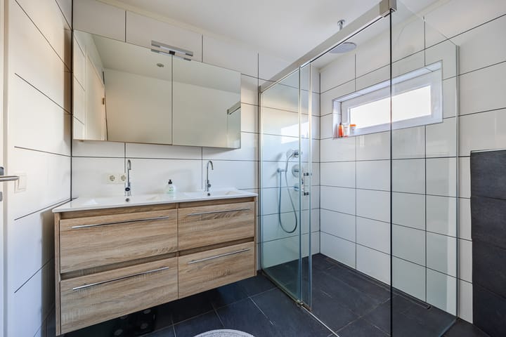 Foto 24 van van Steenbergenlaan 3