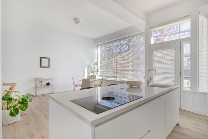 Photo 6 of Ruygenhoeklaan 13-A