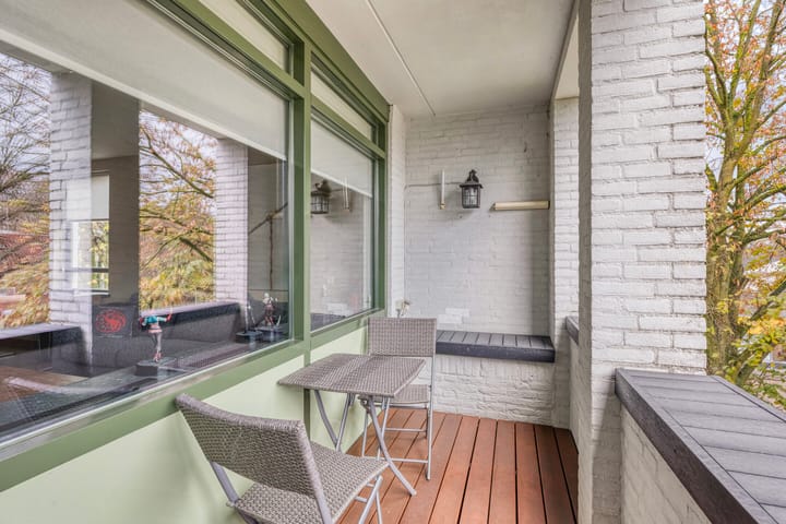 Photo 5 of Gender 60