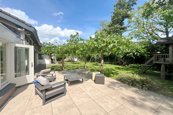 Photo 6 of Leidekkerstraat 1