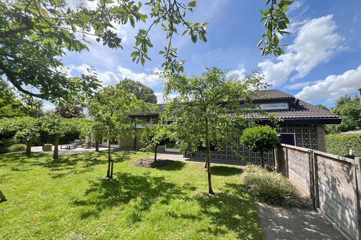 Photo 7 of Leidekkerstraat 1