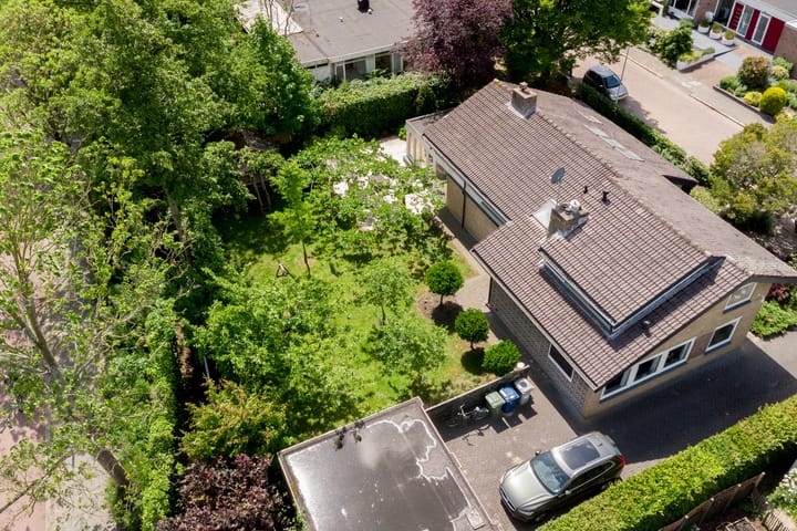 Photo 10 of Leidekkerstraat 1