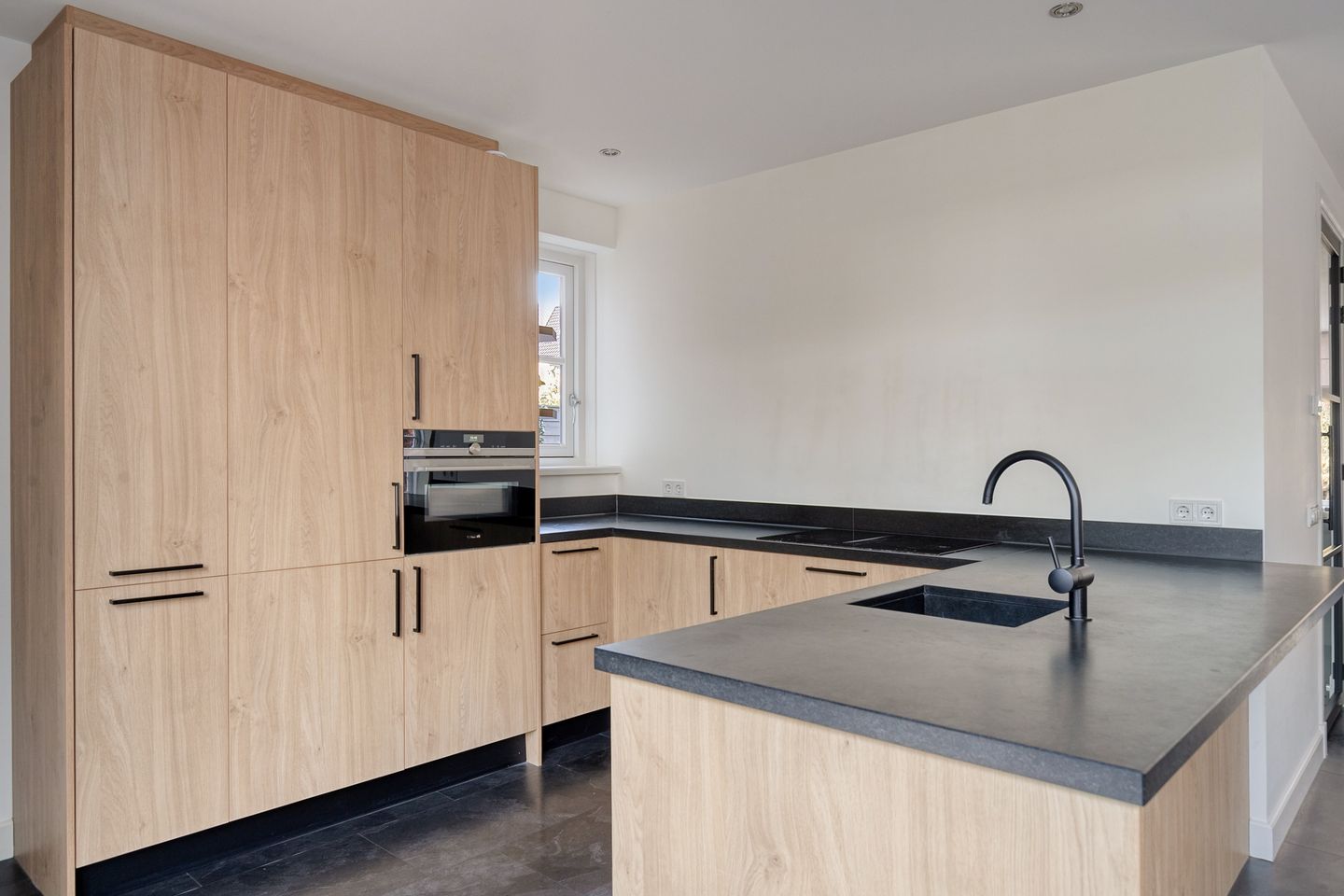 Foto 14 van Molendwarsstraat 9