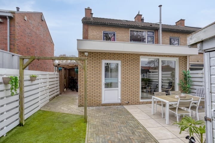 Foto 25 van Hazelaarstraat 15