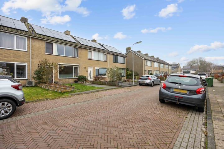 Photo 48 of Watzemawei 16