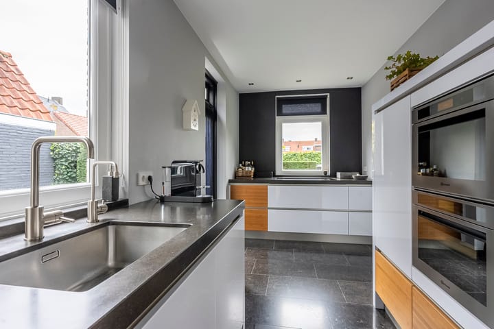 Foto 4 van Ds. Jongeneelstraat 22