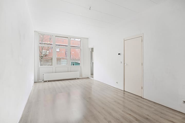 Photo 2 of Wolphaertstraat 12-A