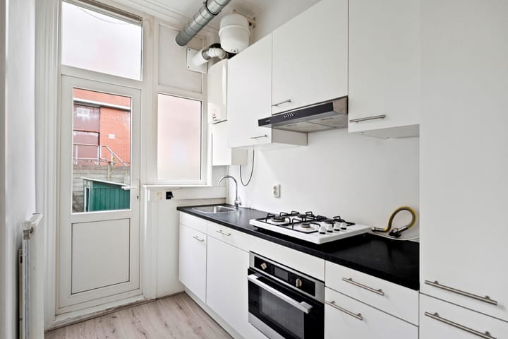 Photo 4 of Wolphaertstraat 12-A