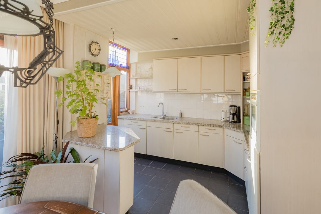 Foto 13 van Jan Luykenstraat 56