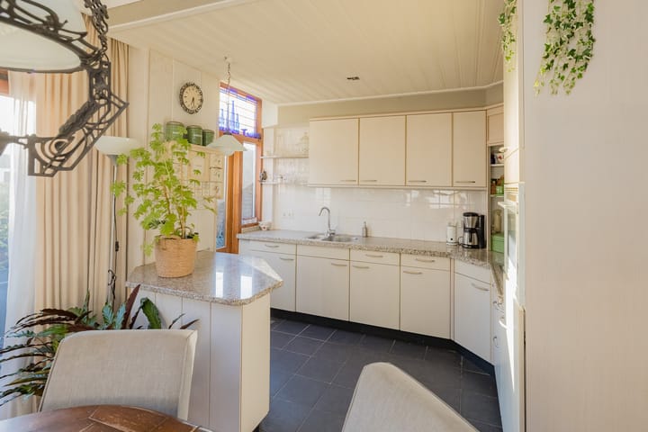 Foto 13 van Jan Luykenstraat 56