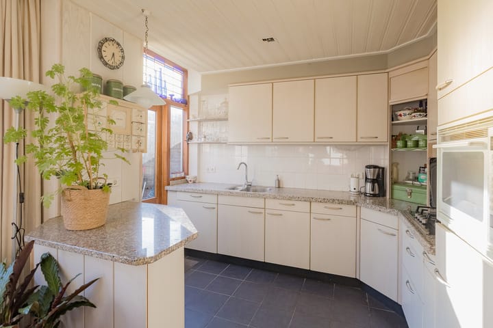 Foto 16 van Jan Luykenstraat 56