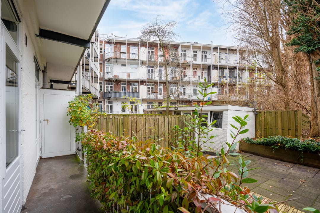 Photo 11 of Jasper Leijnsenstraat 13-H