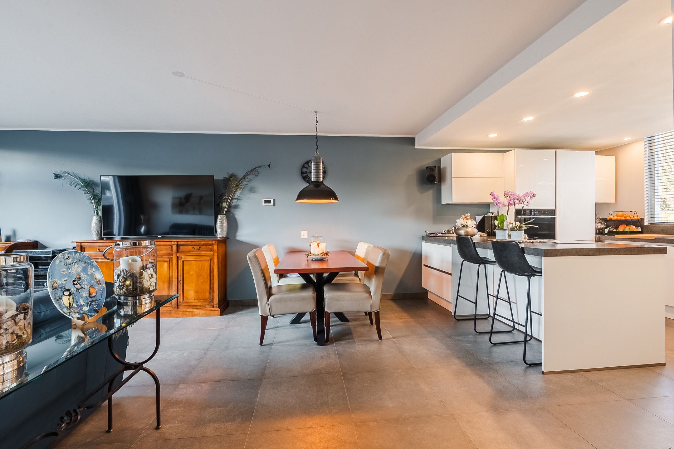 Foto 6 van Moerbeihof 30