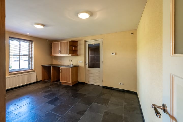 Photo 15 of Hoogheuvelstraat 117