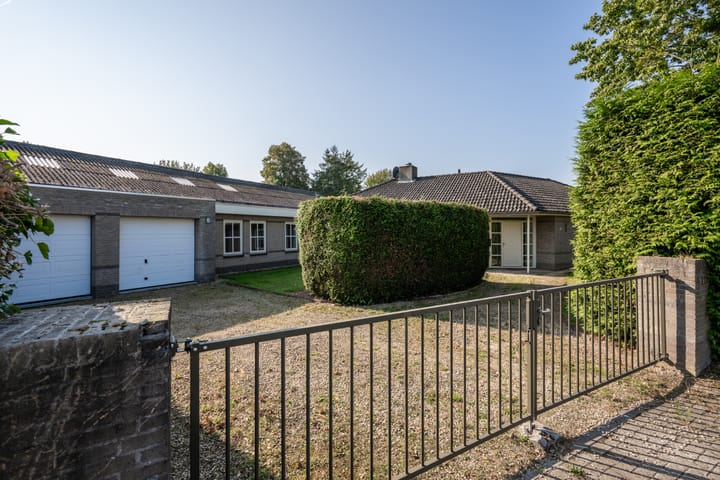 Photo 34 of Hoogheuvelstraat 117