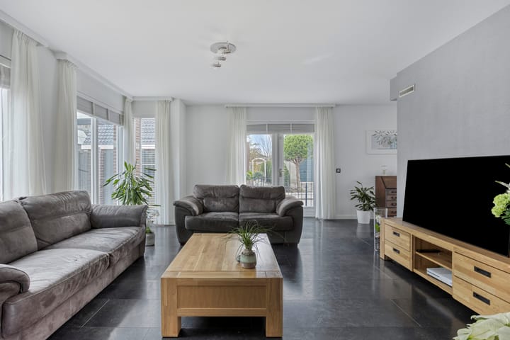 Photo 12 of Cole Porterhof 101