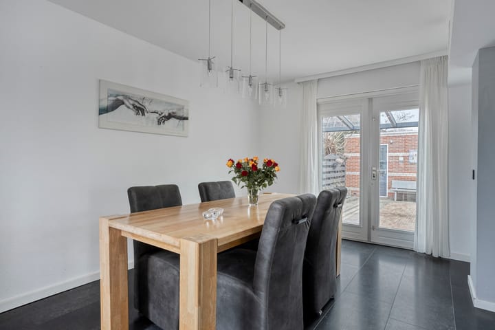 Photo 15 of Cole Porterhof 101