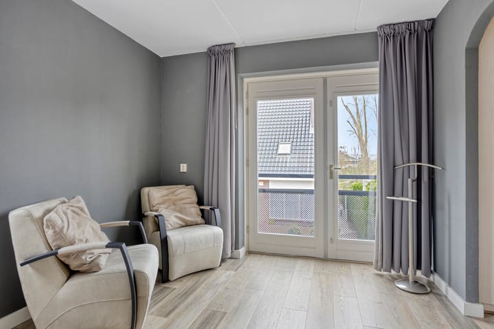 Photo 24 of Cole Porterhof 101