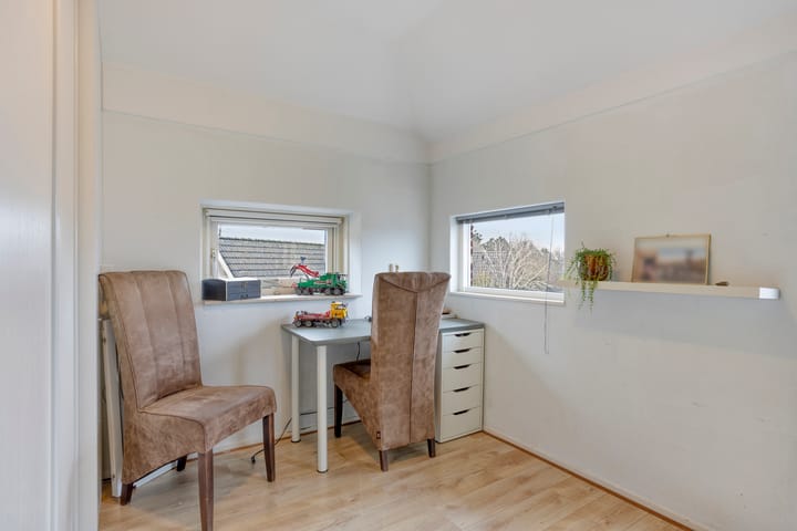 Photo 35 of Cole Porterhof 101