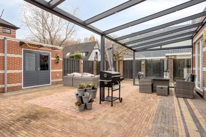 Photo 38 of Cole Porterhof 101