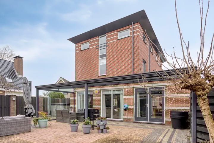 Photo 36 of Cole Porterhof 101