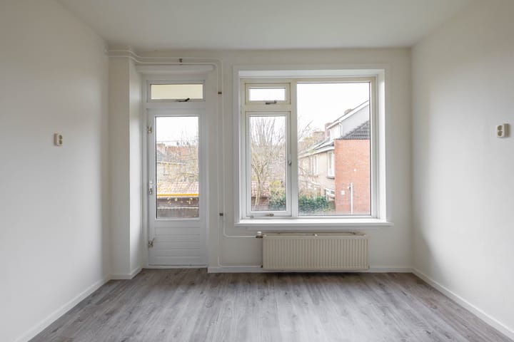 Foto 15 van De Genestetstraat 13