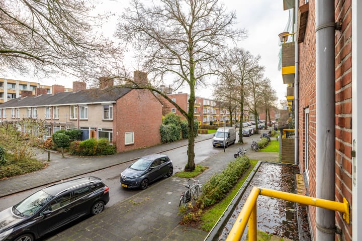 Foto 19 van De Genestetstraat 13