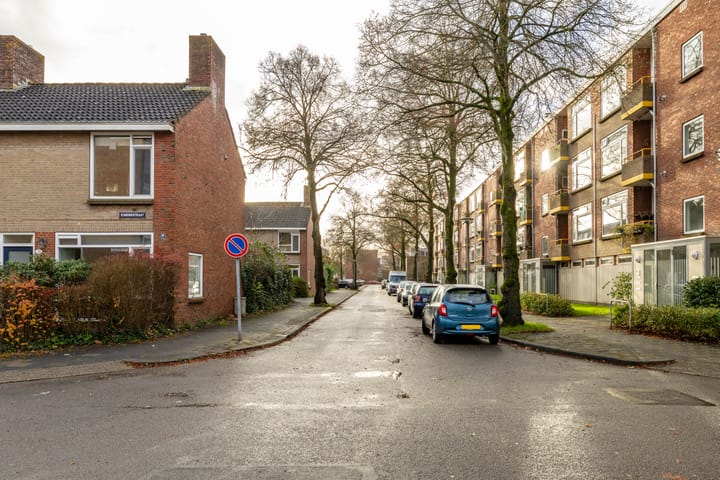 Foto 40 van De Genestetstraat 13