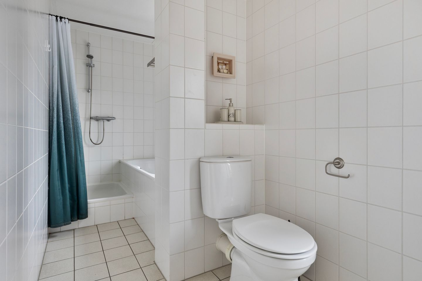 Photo 29 of Binnendijk 2-142