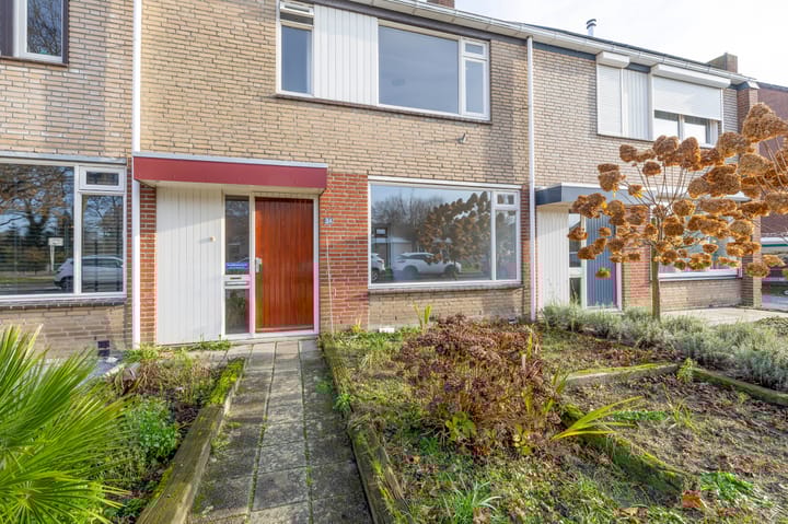 Foto 2 van Burg van Leentstraat 34